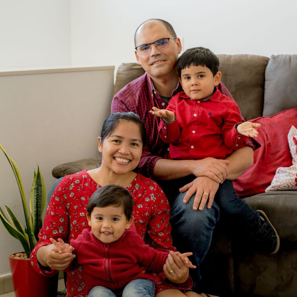 Caballe family in red for Christmas